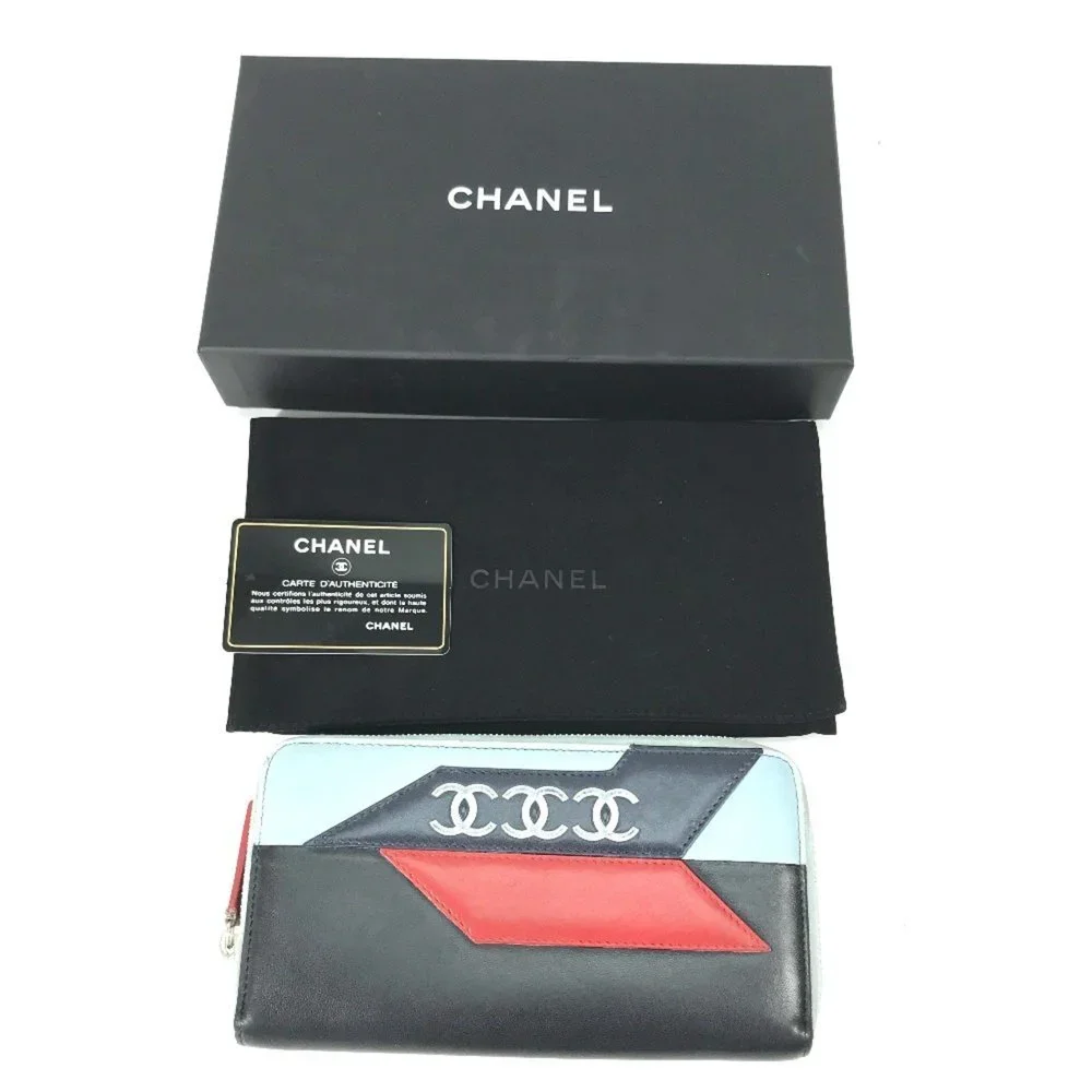 CHANEL Black Wallet